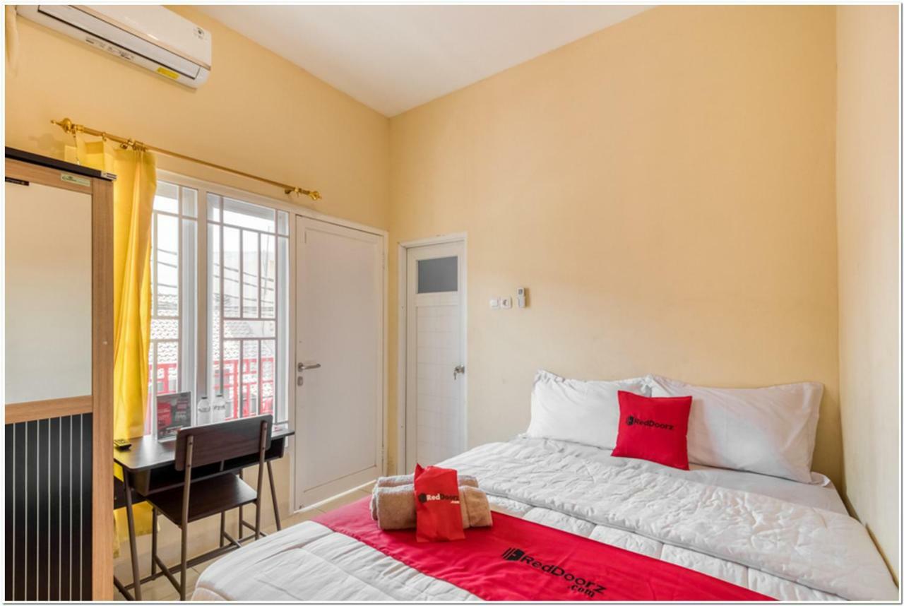 Reddoorz Near Ramai Mall Malioboro Γιογκιακάρτα Εξωτερικό φωτογραφία