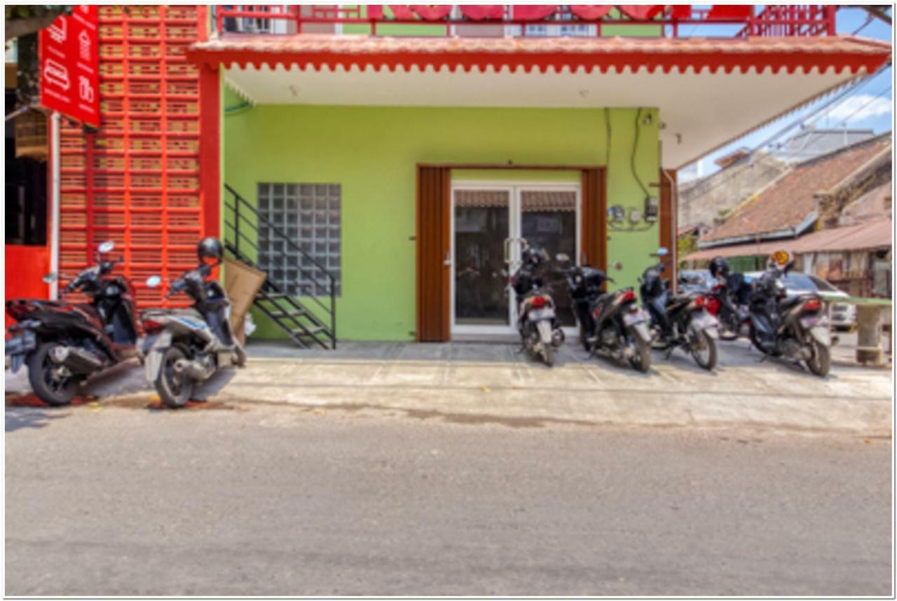 Reddoorz Near Ramai Mall Malioboro Γιογκιακάρτα Εξωτερικό φωτογραφία