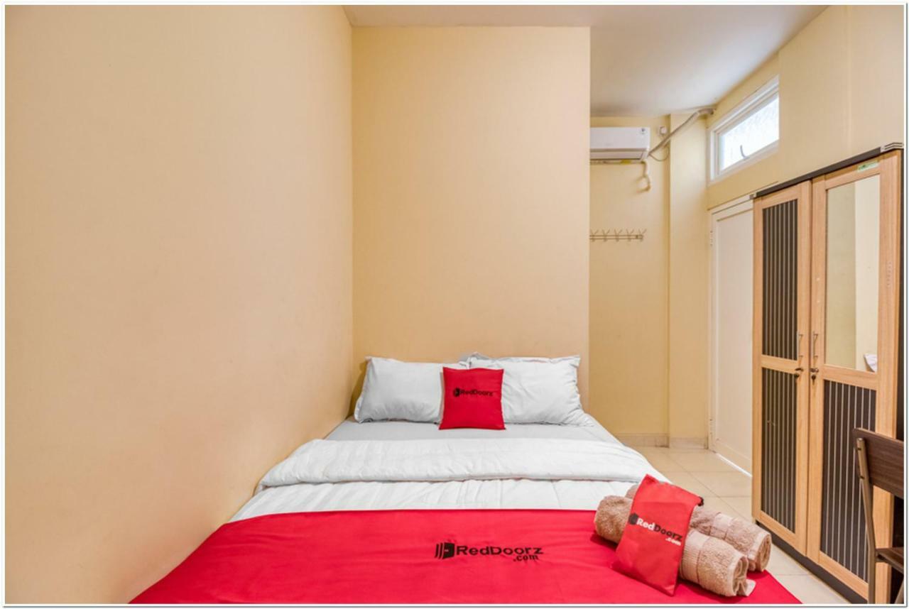 Reddoorz Near Ramai Mall Malioboro Γιογκιακάρτα Εξωτερικό φωτογραφία